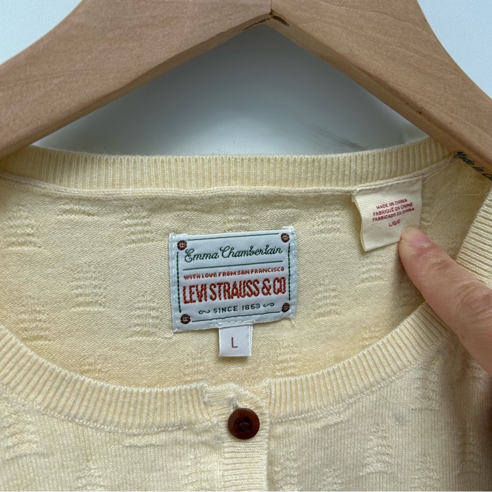 Levi’s Emma Chamberlain’s top - Picture 3 of 5